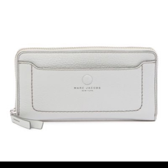 Marc Jacobs Handbags - Marc Jacobs Continental Leather Wallett